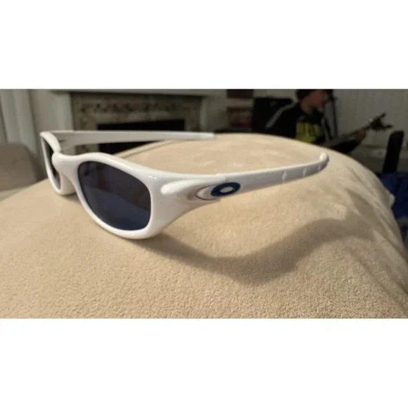 Oakley Four White Blue Iridium Lenses Vintage Oakley White and Blue Sunglasses - Picture 8 of 9